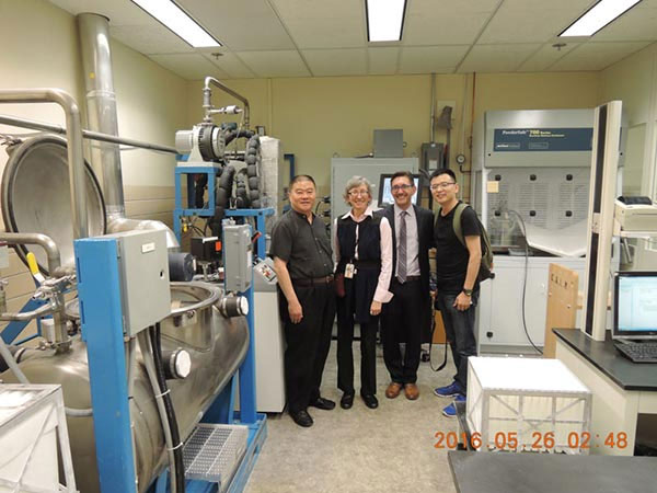 參觀美國國會(huì)圖書館脫酸室 參觀美國國會(huì)圖書館脫酸室