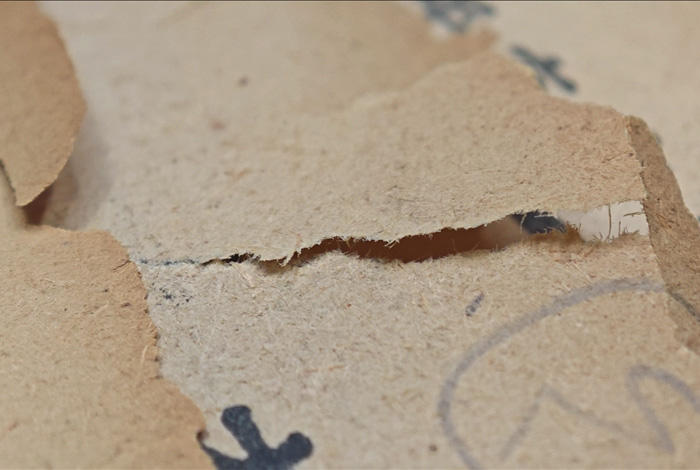 酸化破損嚴(yán)重的文獻紙張 酸化破損嚴(yán)重的文獻紙張