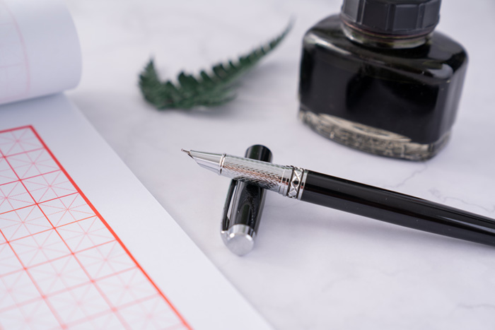 鋼筆與墨水是紙酸化的主要原因 鋼筆與墨水是紙酸化的主要原因